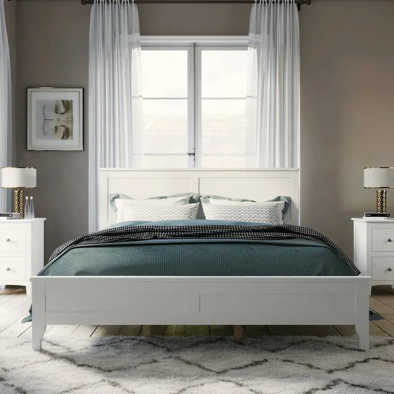 Queensize platformbed met massief houten frame en hoofdbord