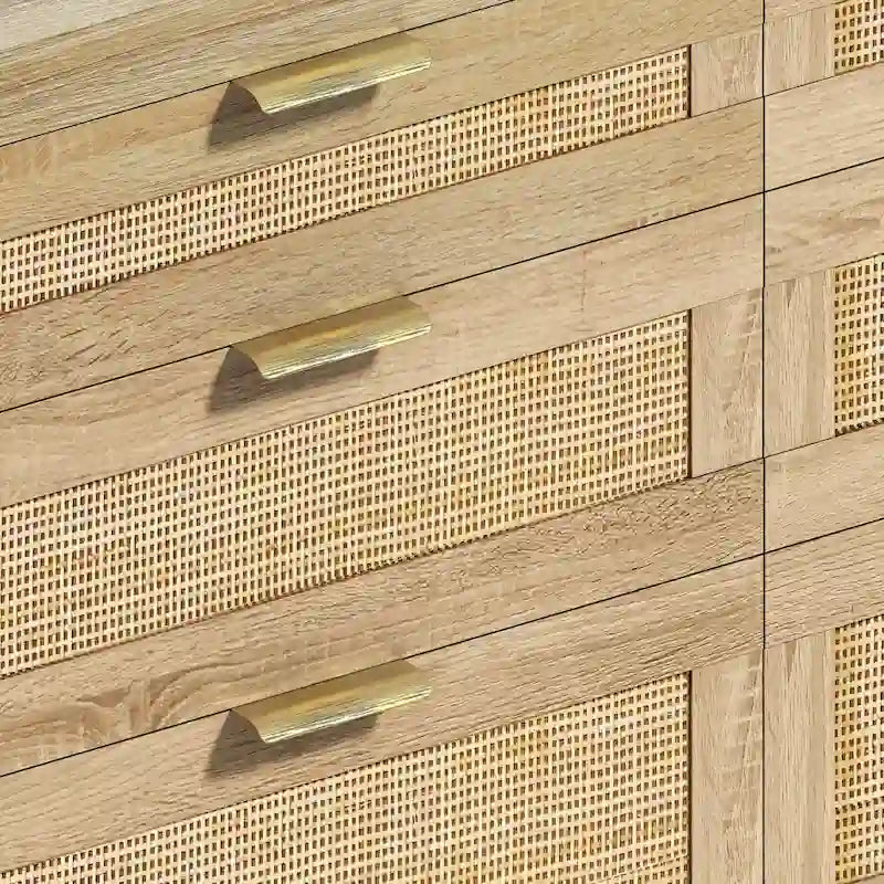 6-Laden dressoir van rotan met metalen handgrepen en houten poten
