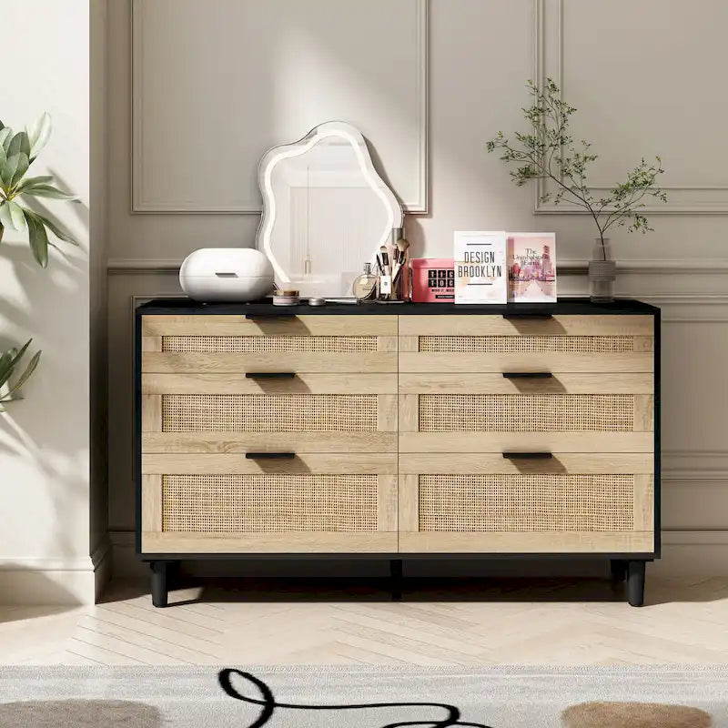 6-Laden dressoir van rotan met metalen handgrepen en houten poten