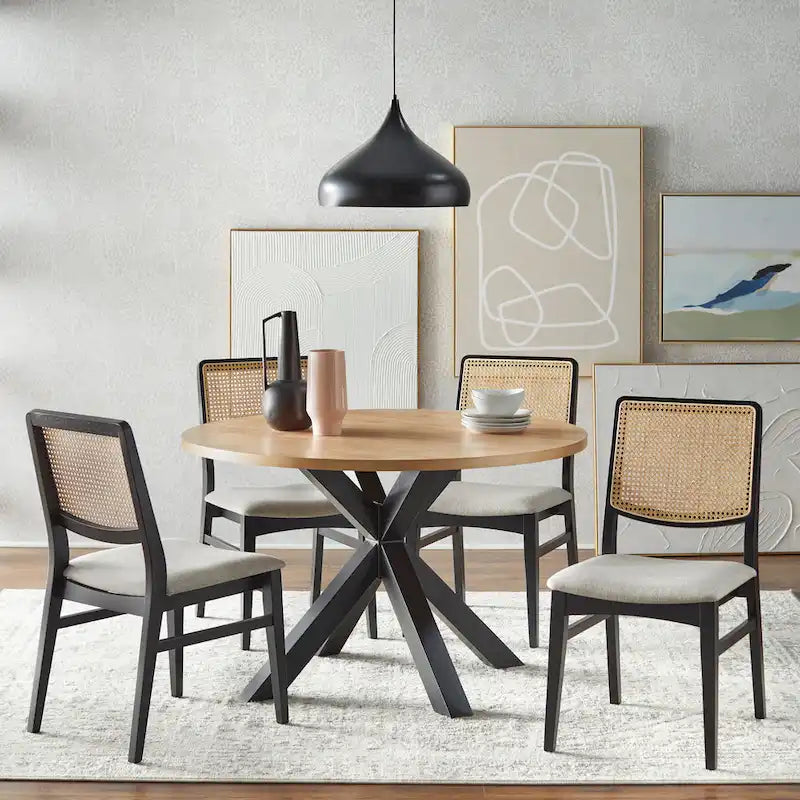 Eettafel met kruispootvoet